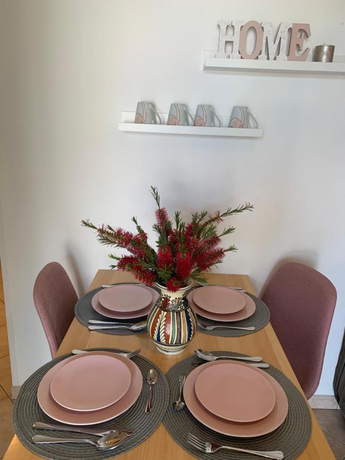 Villa Ulika - 3 Apt For 4 Persons Pula Zewnętrze zdjęcie