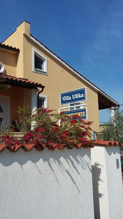 Villa Ulika - 3 Apt For 4 Persons Pula Zewnętrze zdjęcie
