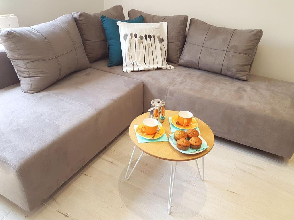 Villa Ulika - 3 Apt For 4 Persons Pula Zewnętrze zdjęcie