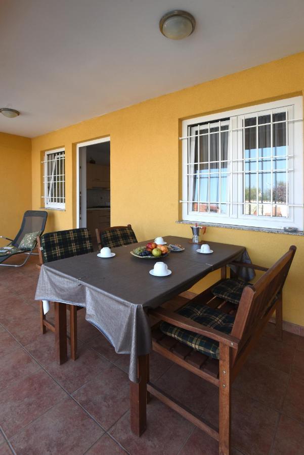 Villa Ulika - 3 Apt For 4 Persons Pula Zewnętrze zdjęcie